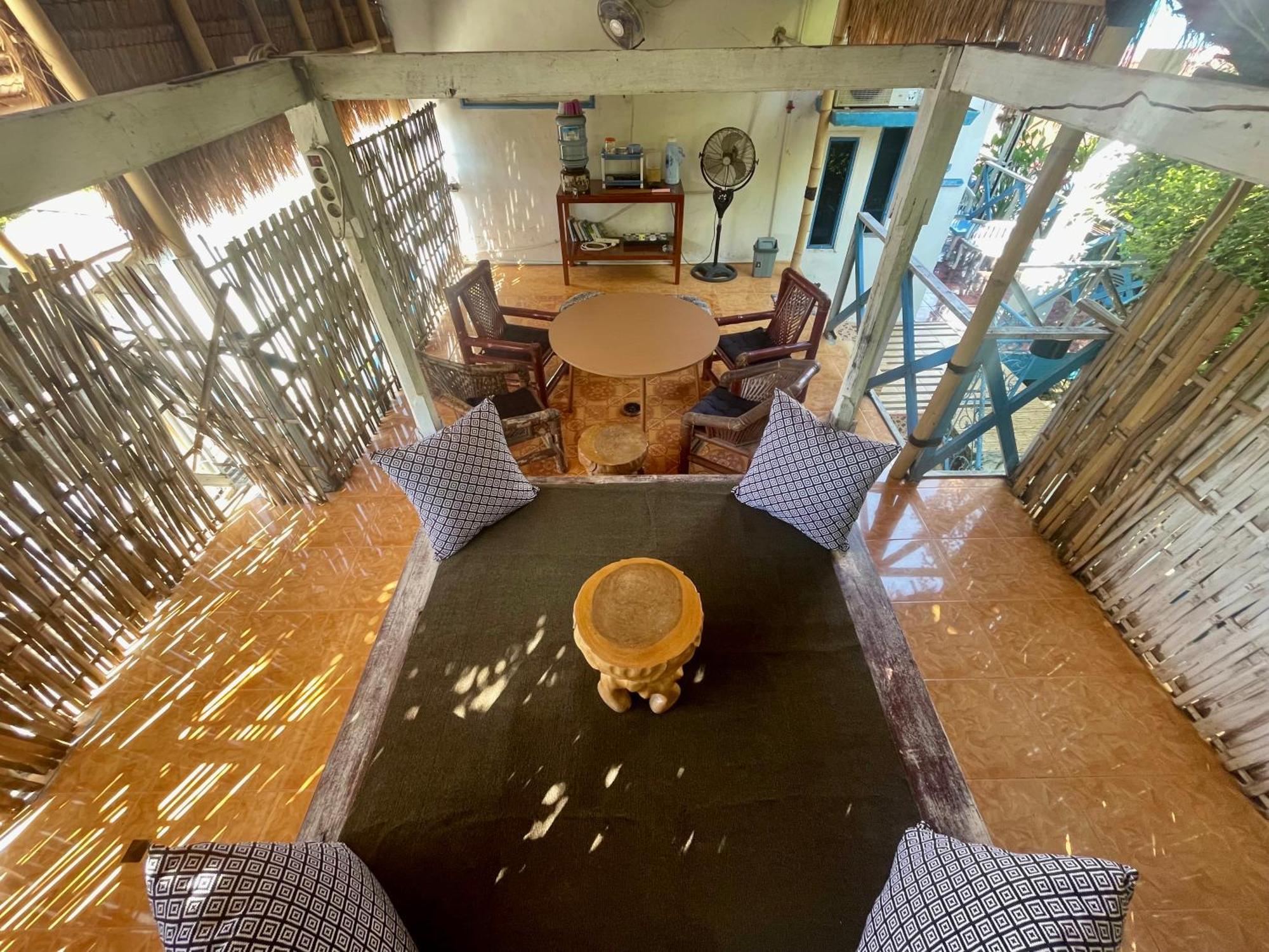 The House Hostel Gili Trawangan Esterno foto